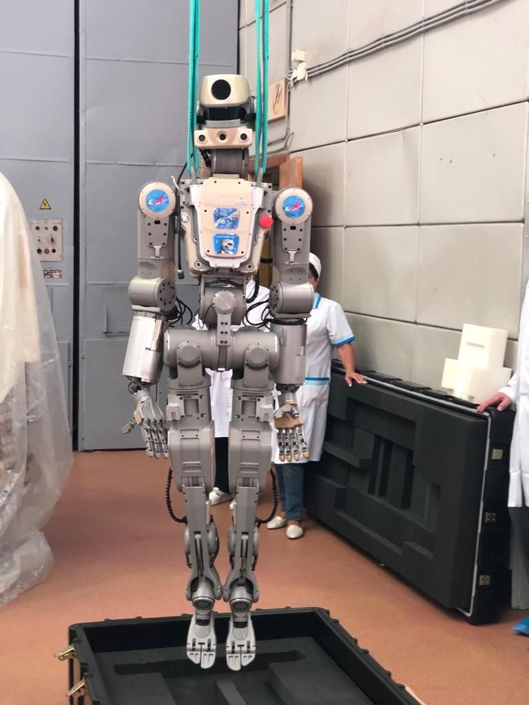 Роботът "Фьодор" след връщането си от космоса