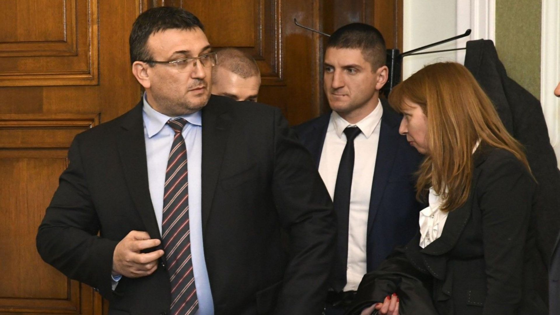 Абсурдно е доброволчески отряди да извършват граждански арести коментира в