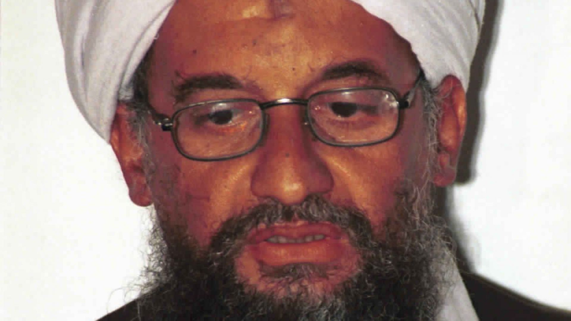 Мъртъв? Лидерът на "Ал Кайда" се появи във видео за годишнината от 9/11 (видео)