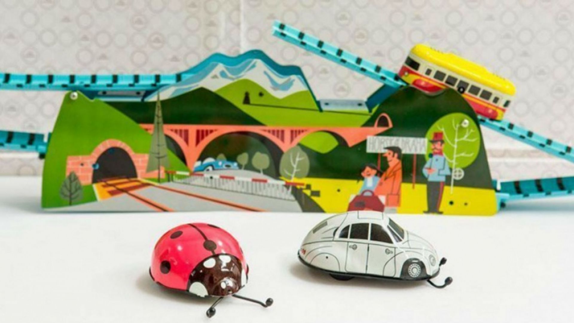 Изложбата Mini Wonders чешката играчка вчера и днес вече