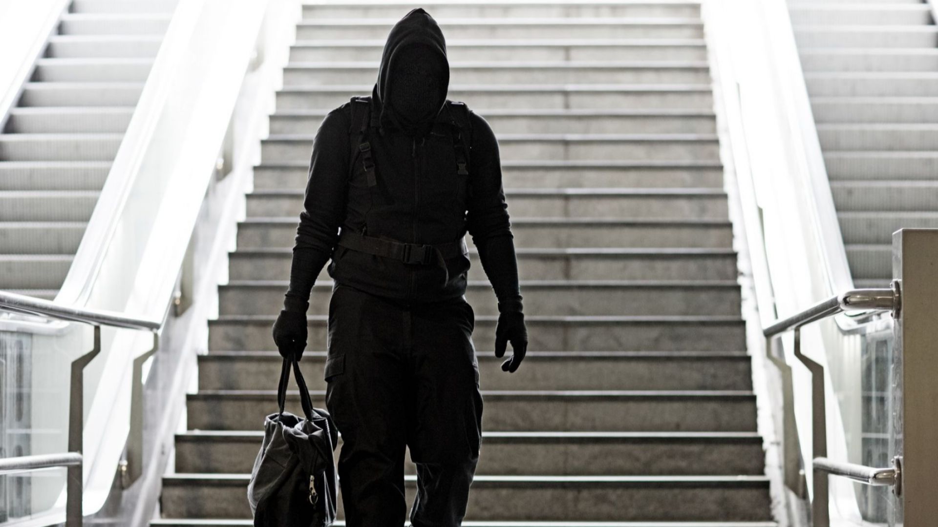 Босненският експерт по сигурността Джевад Галияшевич твърди че терористичната структура