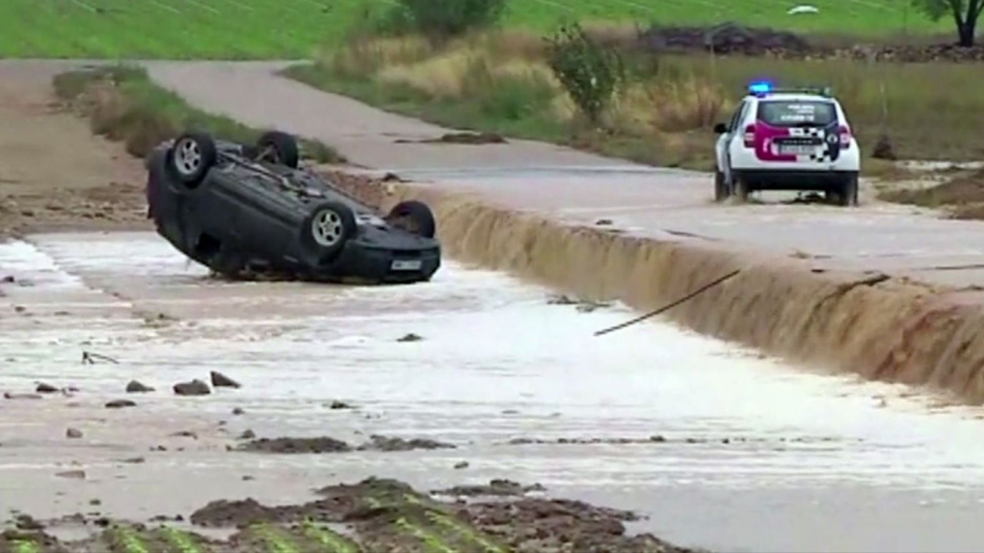 Двама души брат и сестра загинаха в наводненията причинени от