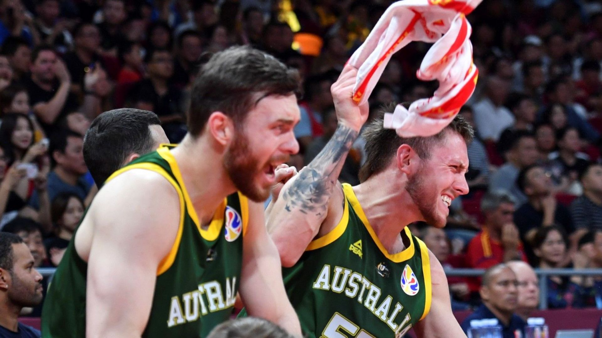 Австралийските NBA звезди събраха 750 000 за родината
