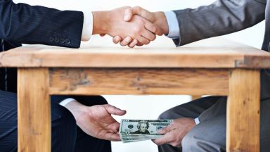 Европейската комисия ще предложи скоро два законопроекта свързани с борбата