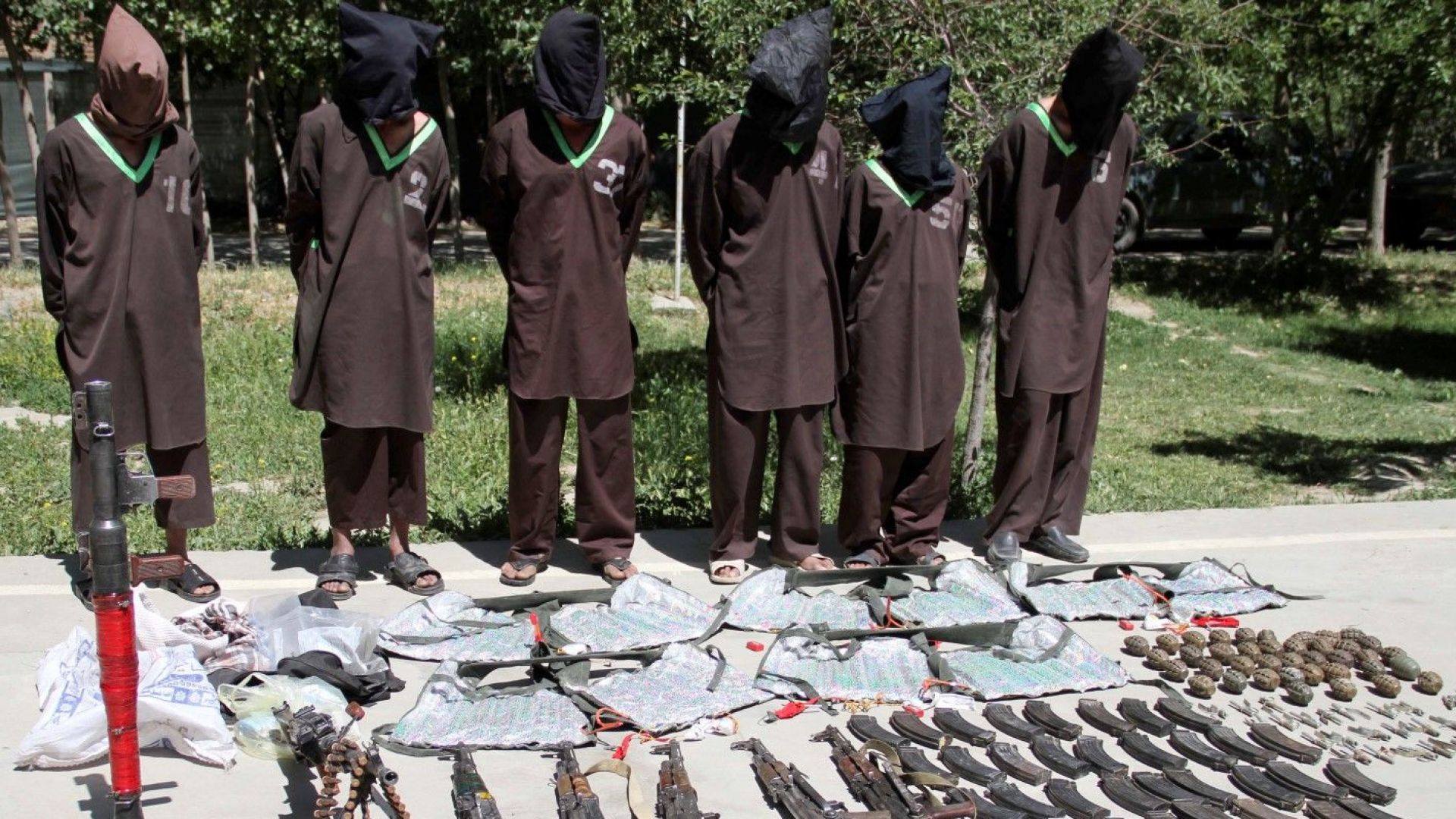 Най малко 24 души бяха убити а 31 ранени при