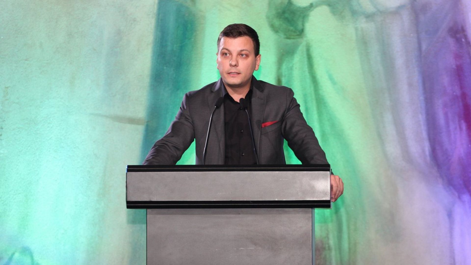 Проблемът с дезинформацията и фалшивите новини е способен да предизвика