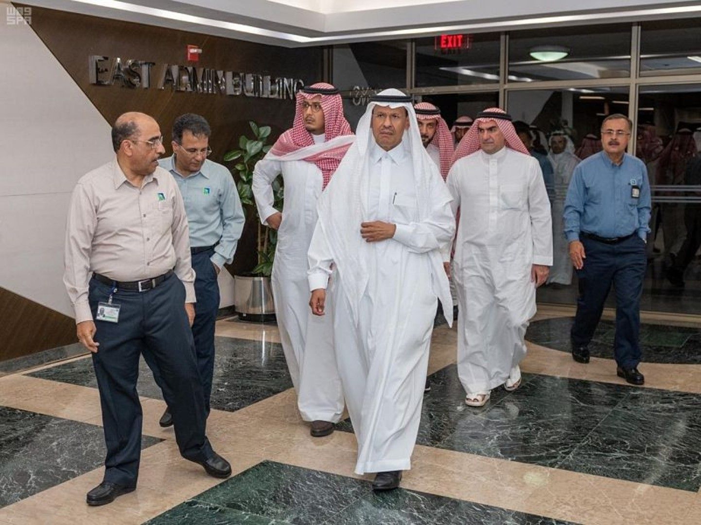 На преден план министърът на енергетиката на Саудитска Арабия принц Абдулазиз бин Салман