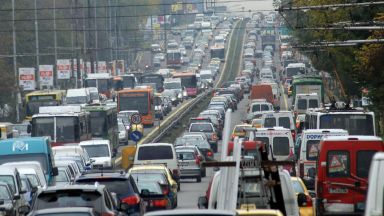 В периода между последните две преброявания населението в област София