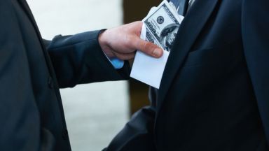 Председателят на кипърския парламент Димитрис Силурис е подал оставка съобщи