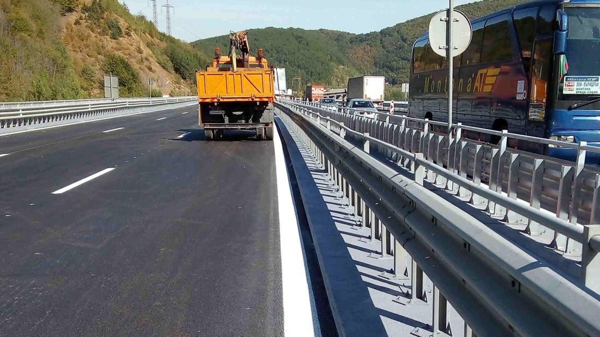 Движението в 7 километров участък от АМ Тракия в посока Бургас