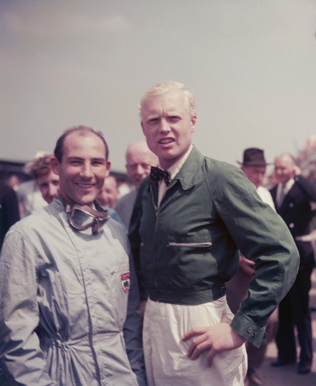 Мос и сънародника му Майк Хоуторн на "Силвърстоун" през 1958-а. Заради проява на спортсменство вторият стана шампион.