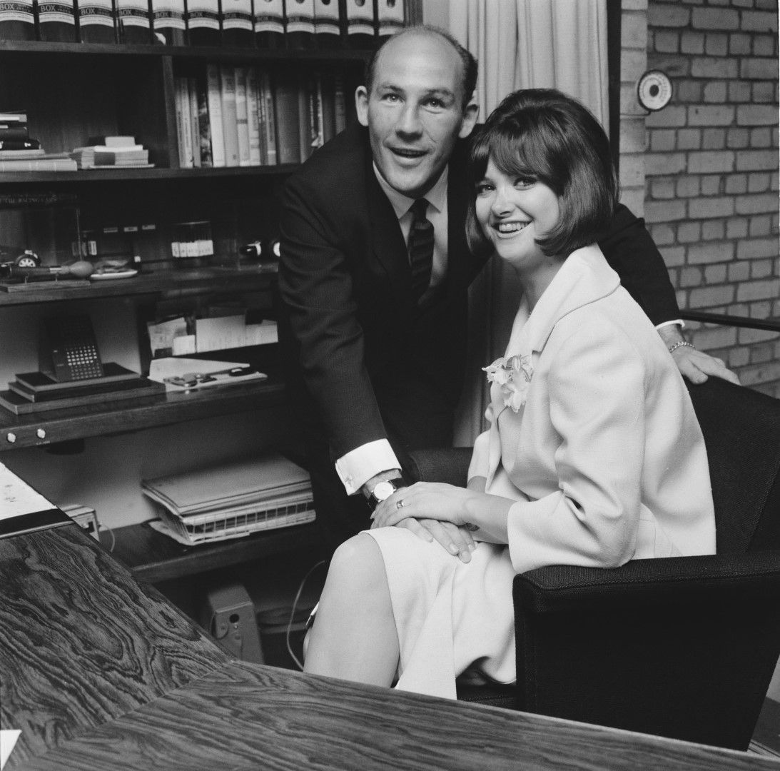  Мос и съпругата му Илейн Барберино в дома им в Лондон през 1964-а.