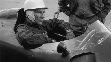 Почина легендарният пилот Сър Стърлинг Мос
