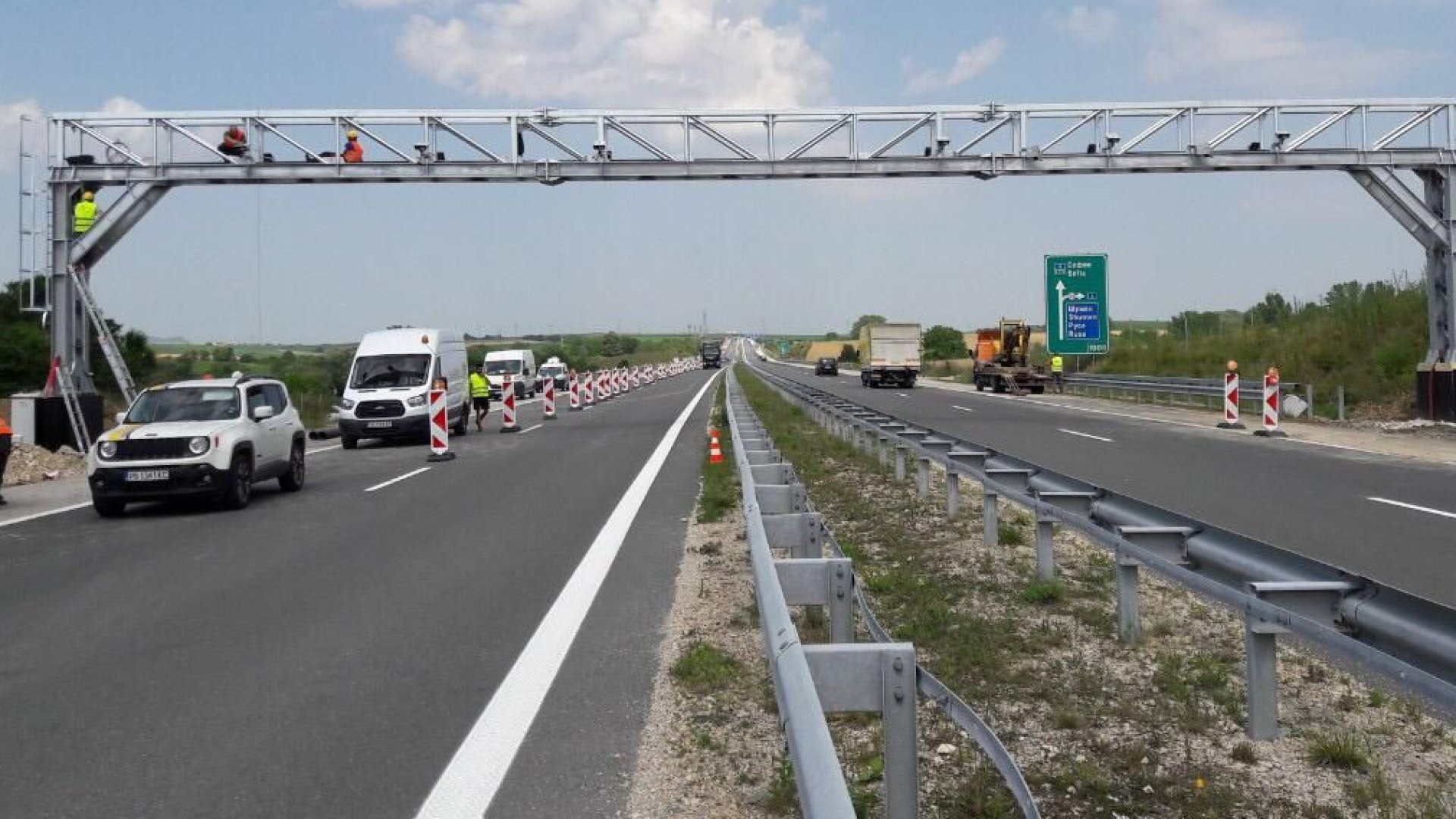 Общо 104 от монтираните и предадени на Агенцията Пътна инфраструктура