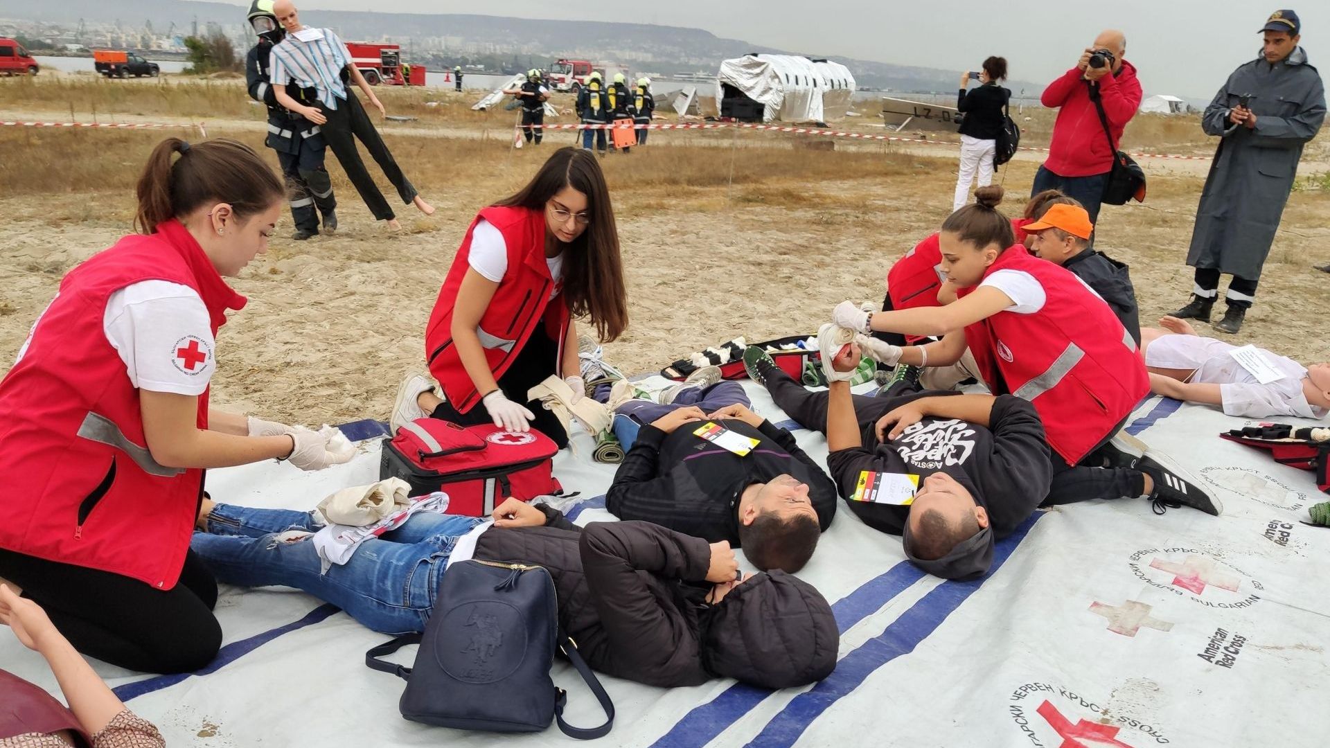 Според сценарият на обучението самолет със 150 пътници се разбива