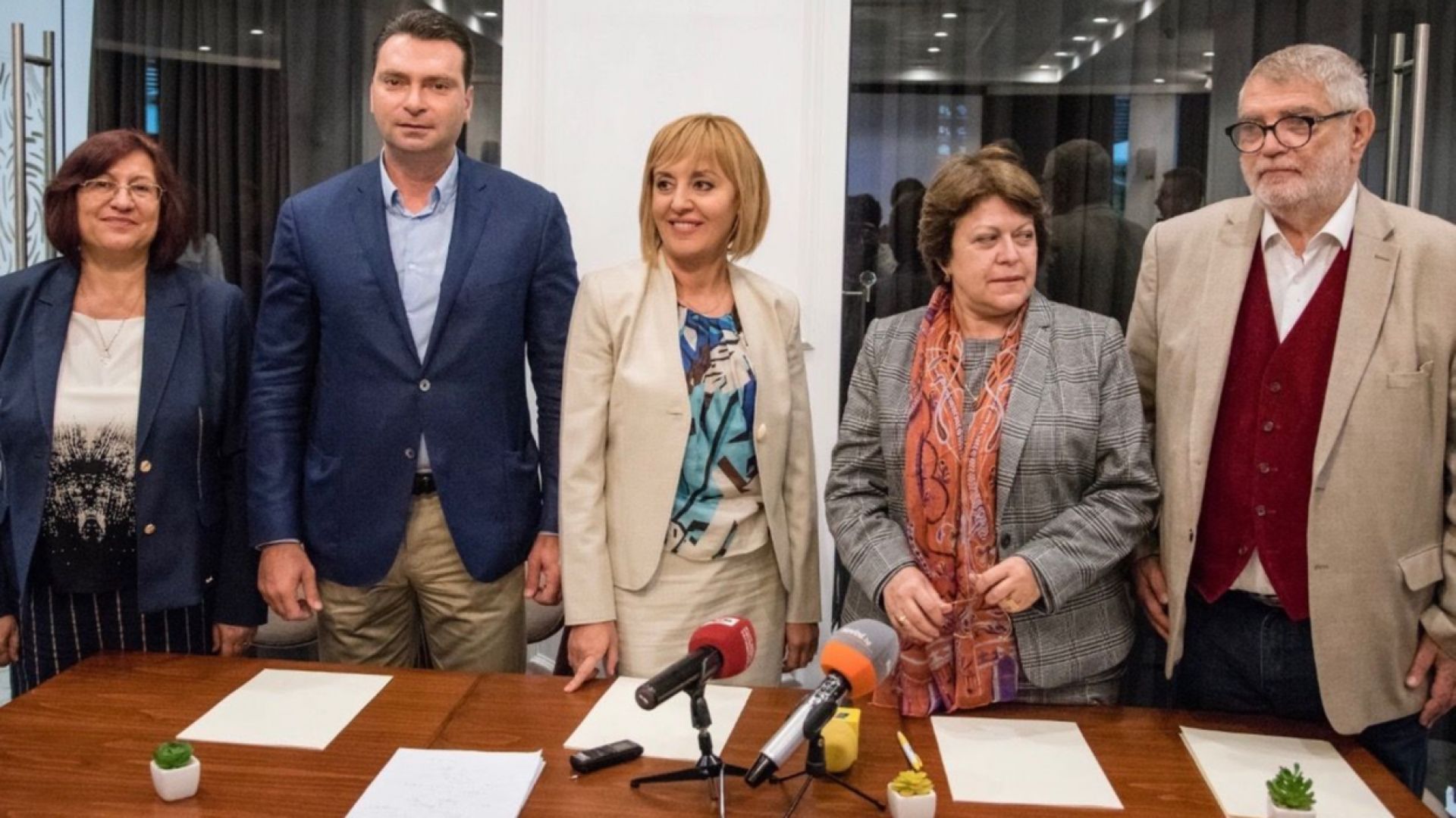 Гражданският кандидат за кмет на София Мая Манолова и партиите