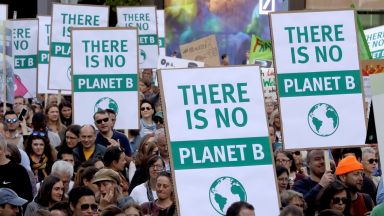  Светът стачкува с апели за дейности против климатичните промени 