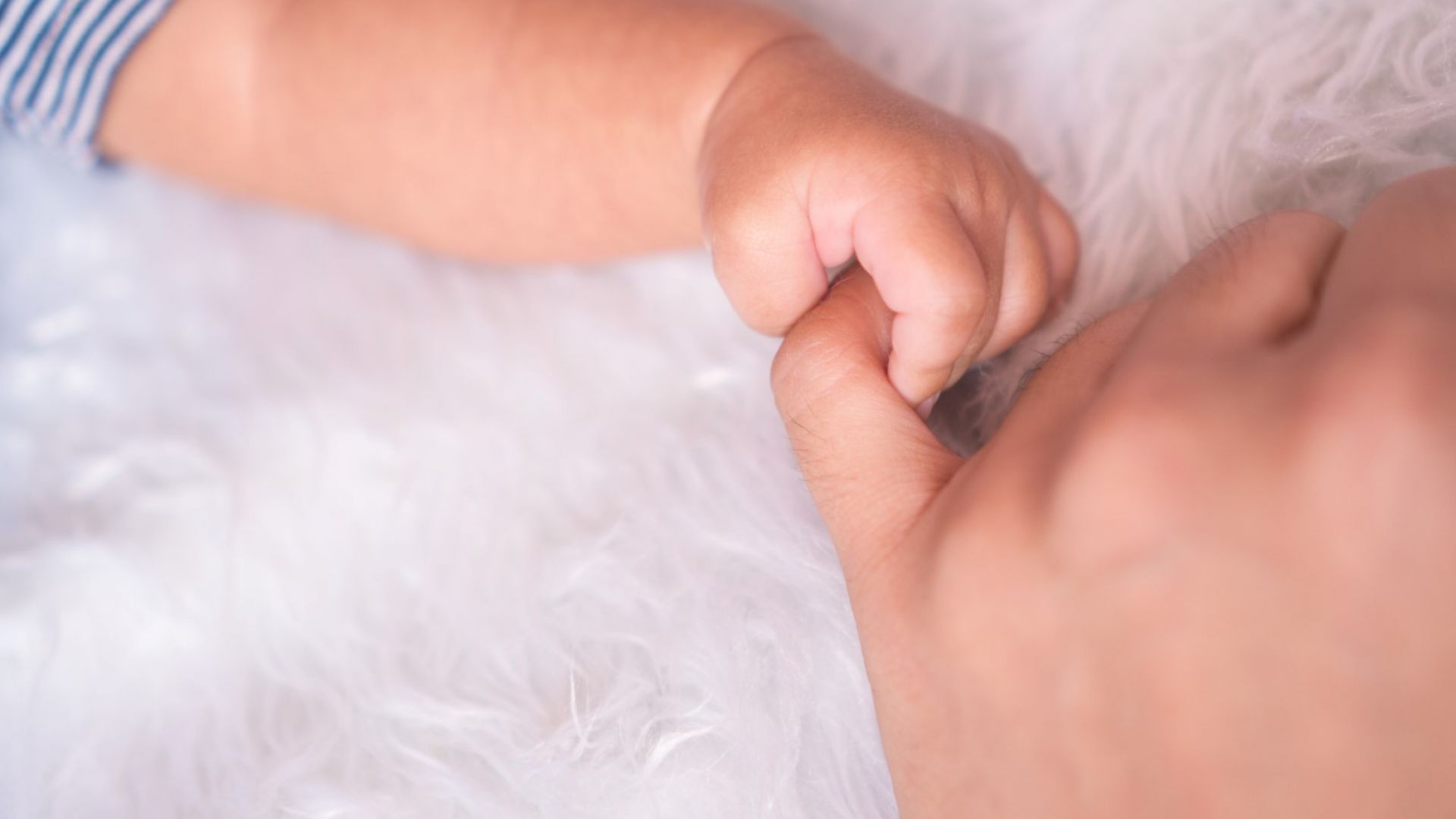 Българско бебе трябва да бъде осиновено в Англия въпреки че