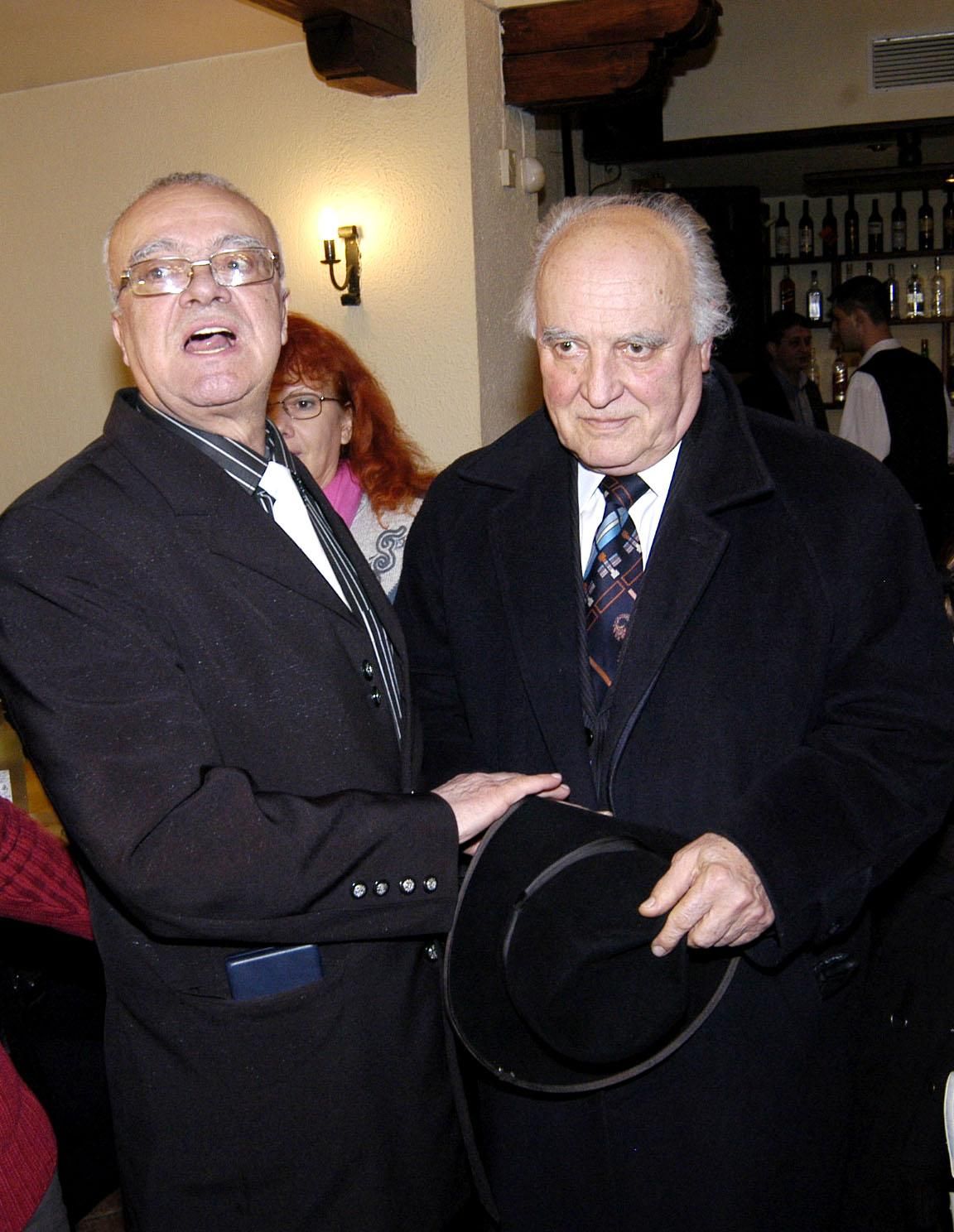 1 март 2006 г.- Проф. Вучков с бившия премиер Димитър Попов на честването на 70-годишния си юбилей и 3 години от старта на предаването "Размисли и страсти" по телевизия СКАТ