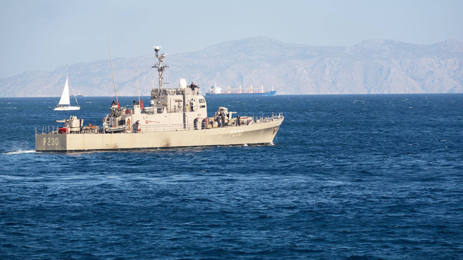 Кораб-ковчег в Средиземно море, извадиха телата на над 60 мигранти