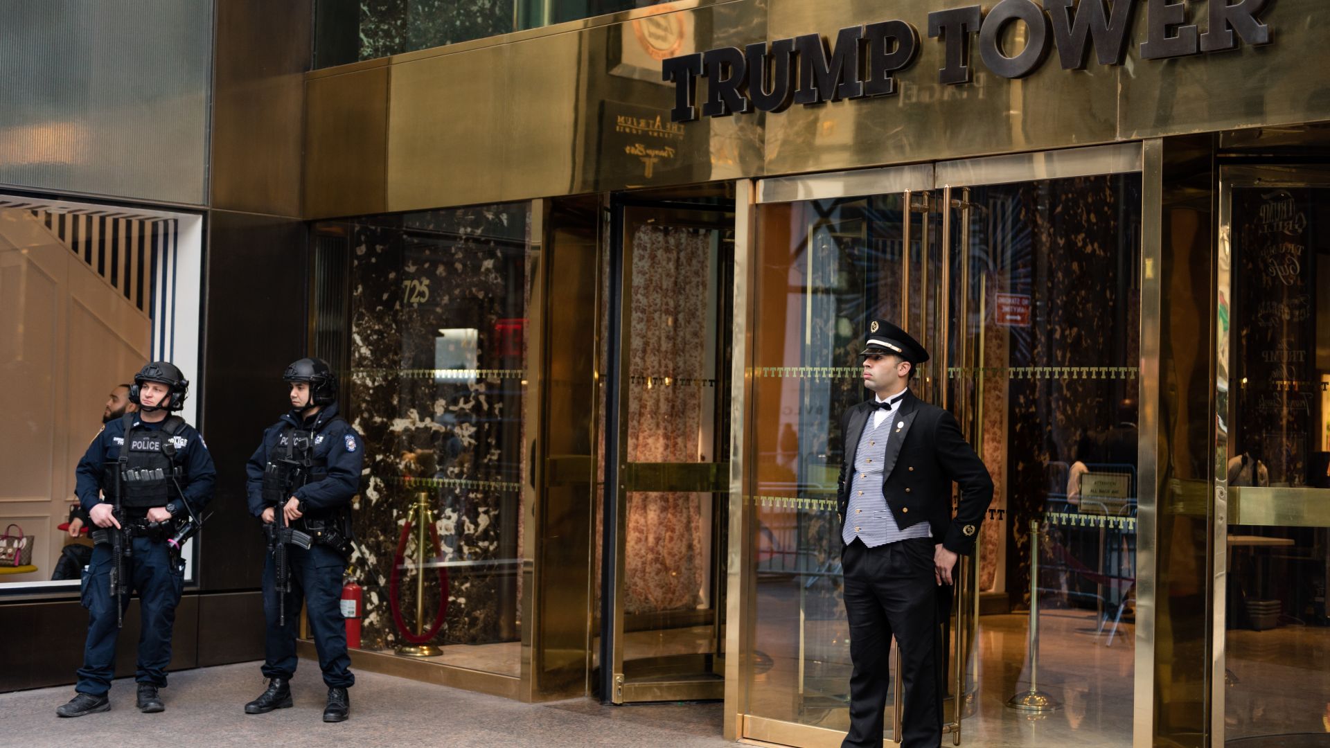 Отмъкнаха бижута за $350 000 от "Тръмп тауър" в Ню Йорк