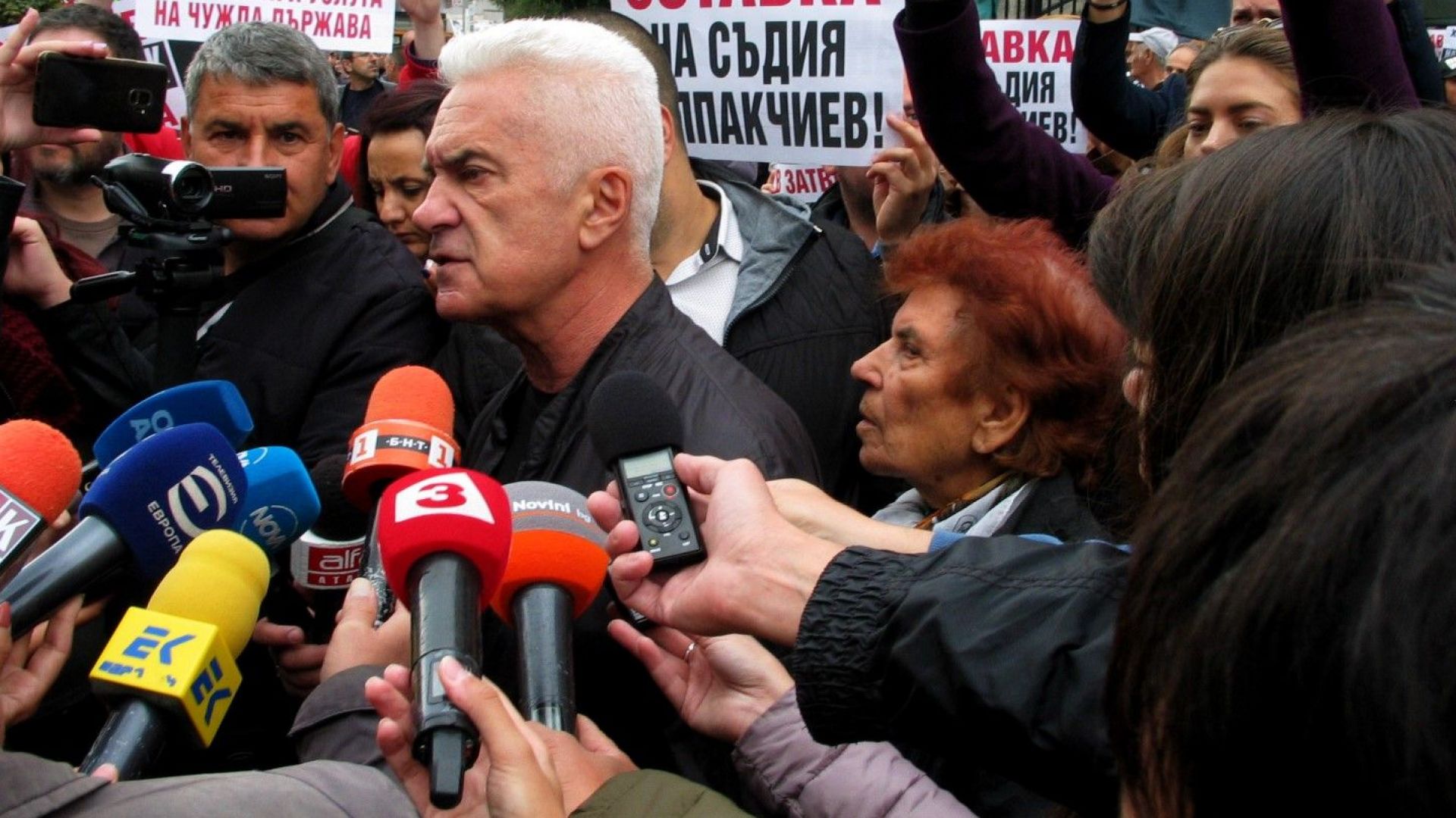 Лидерът на Атака Волен Сидеров потвърди официално че влиза в