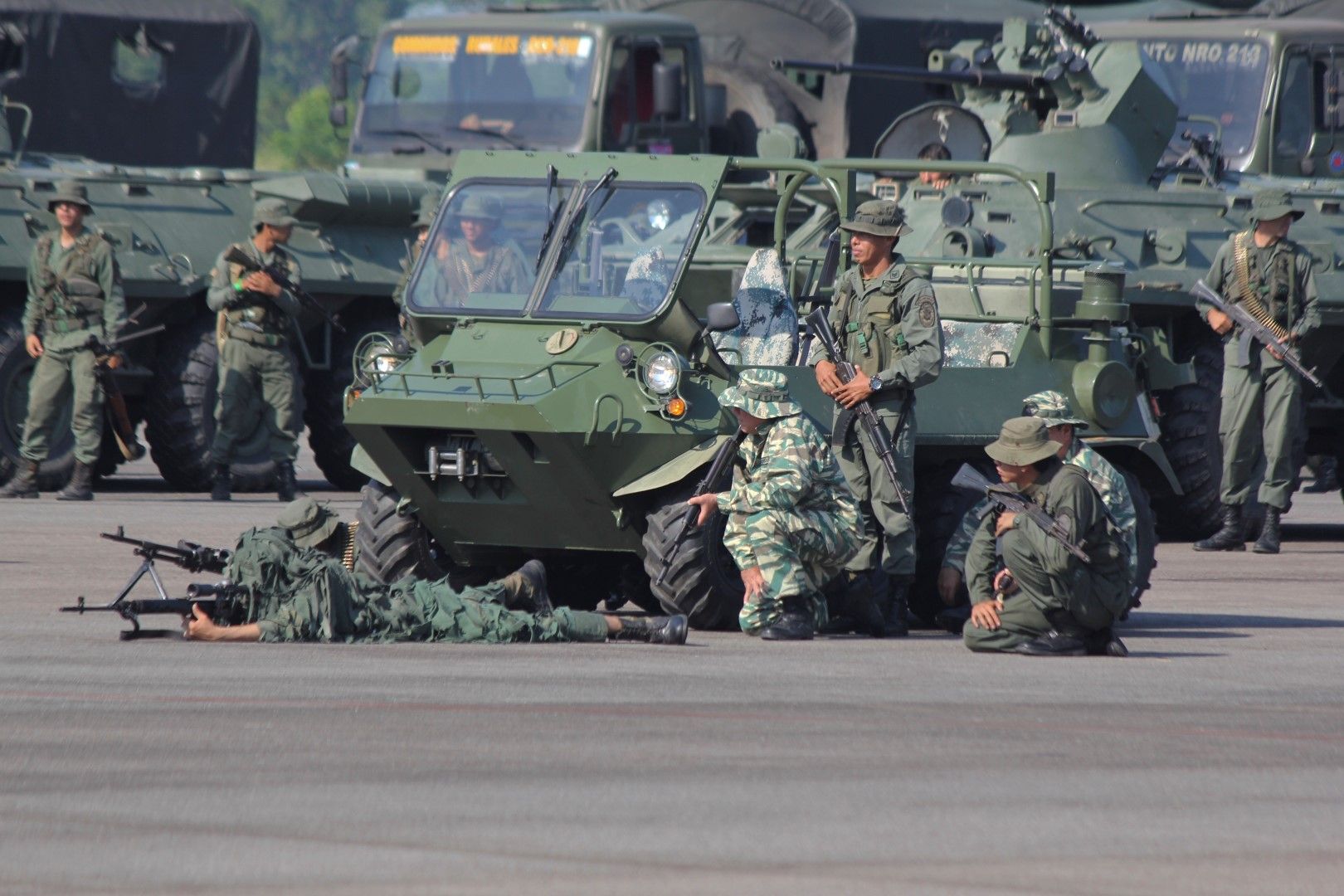 Военно учение на летище във Венецуела, 10 септември 2019 г. Руски военни инструктори подпомагат армията на страната
