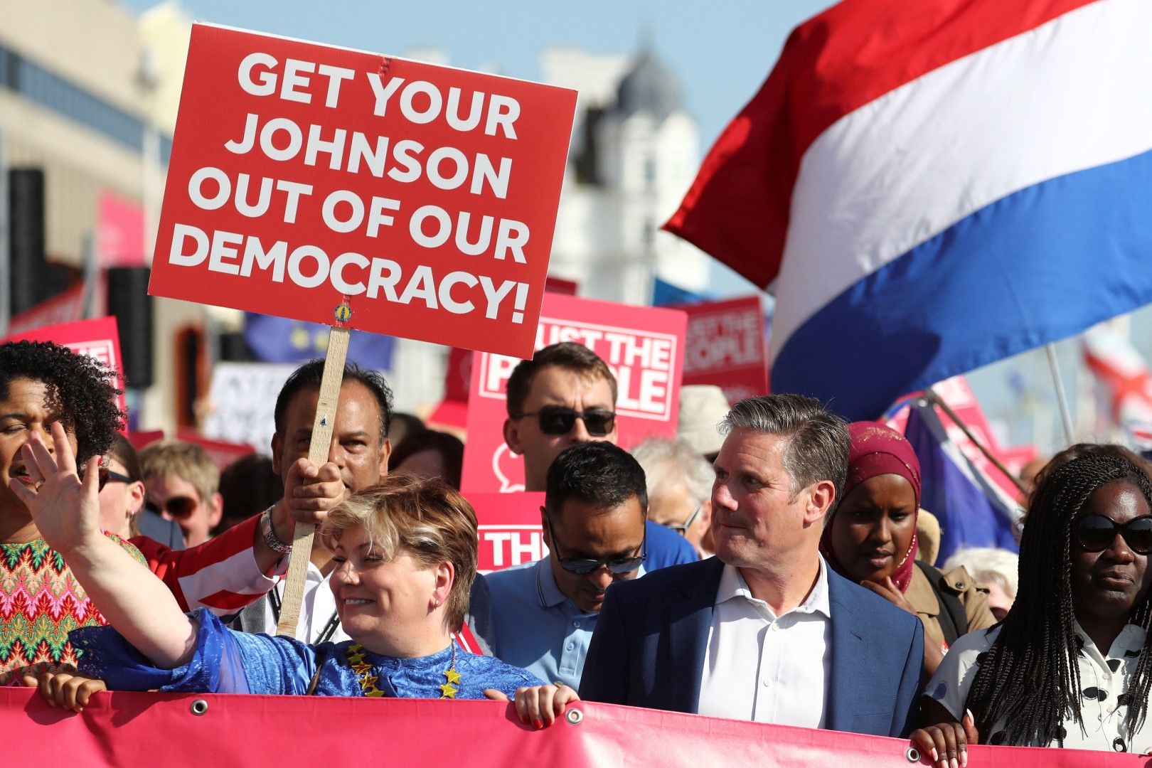 Протест на лейбъристи по време на годишната им конференция в Брайтън: "Махнете вашия Джонсън от нашата демокрация", 21 септември