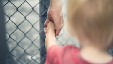 Нидерландия повече няма да позволява осиновявания на деца в чужбина