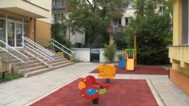 От понеделник 4 ти януари ще отворят училищата за учениците от