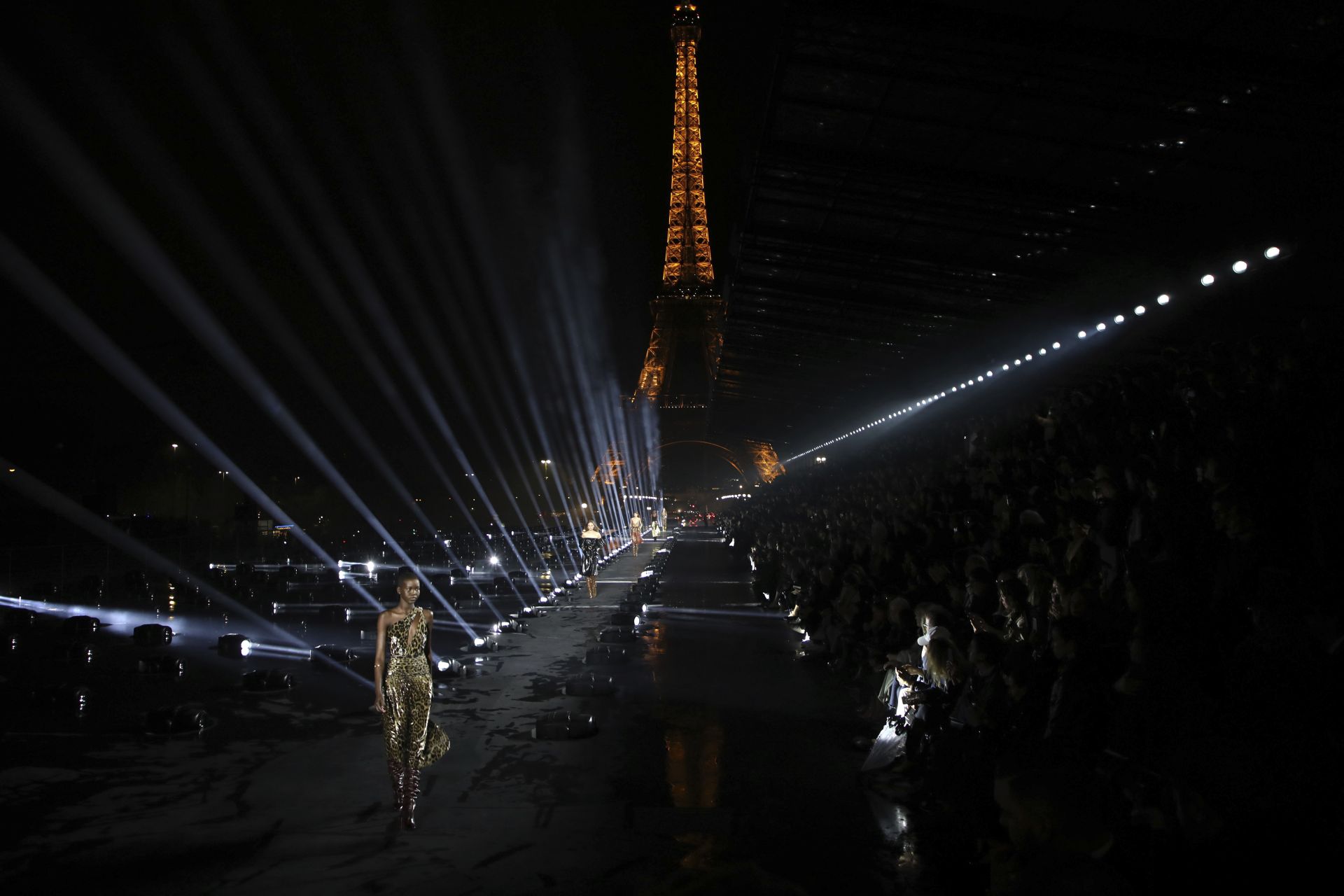  "Ив Сен Лоран" - Седмица на модата в Париж