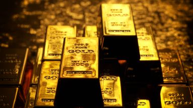 Златото леко поевтинява, докато дилърите очакват данните за инфлацията в САЩ