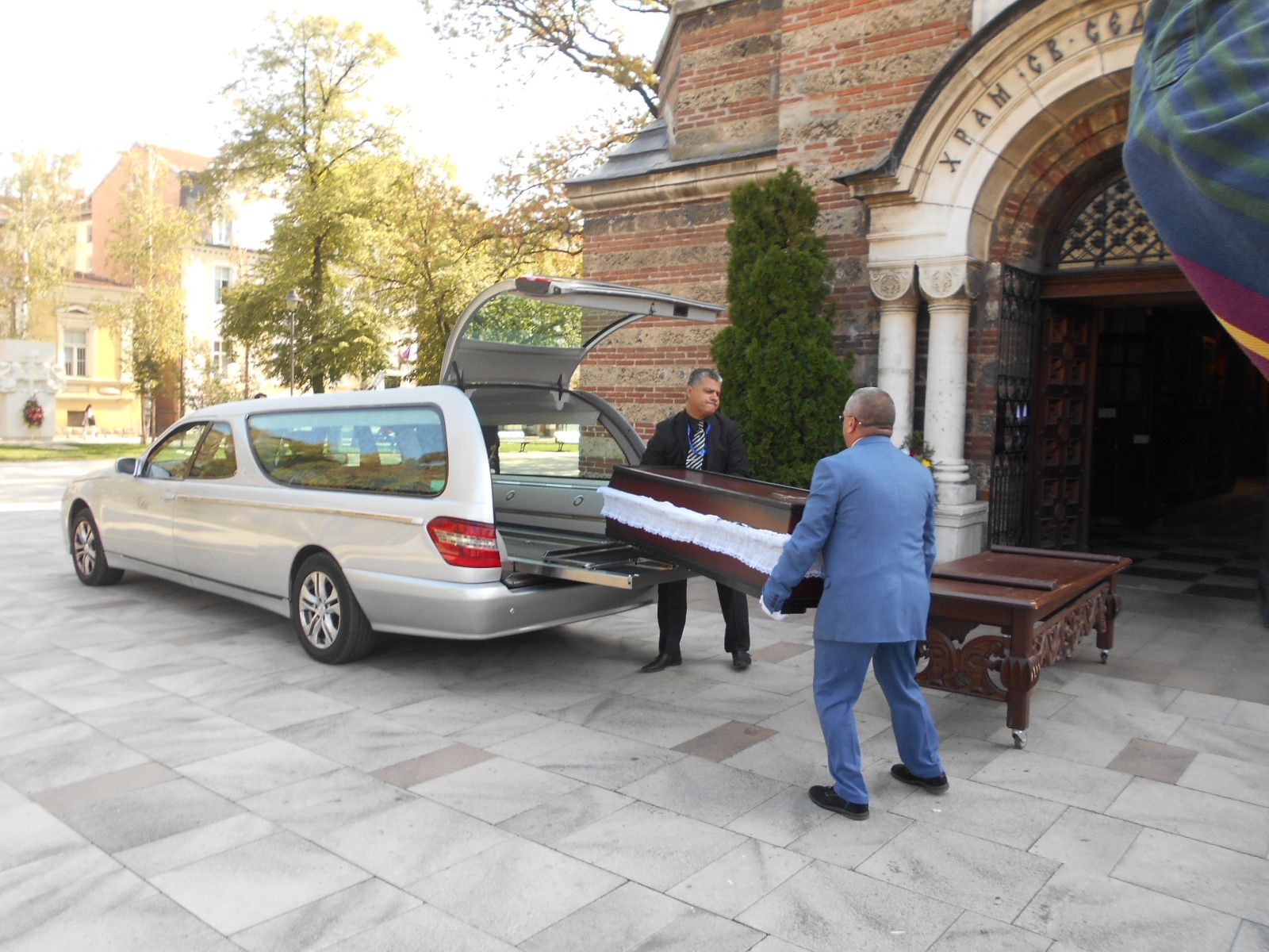 Изнасят ковчега на проф. Вучков за ритуала в храма 