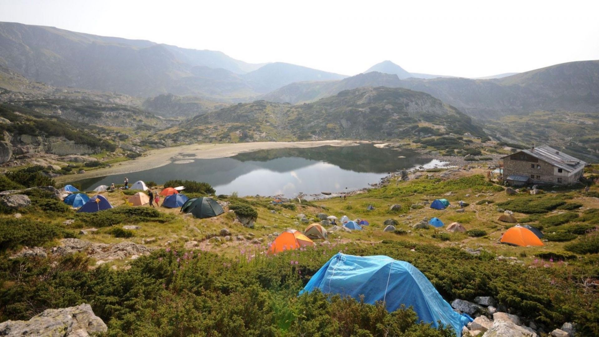 20 спасители от отрядите на ПСС в Дупница и Благоевград