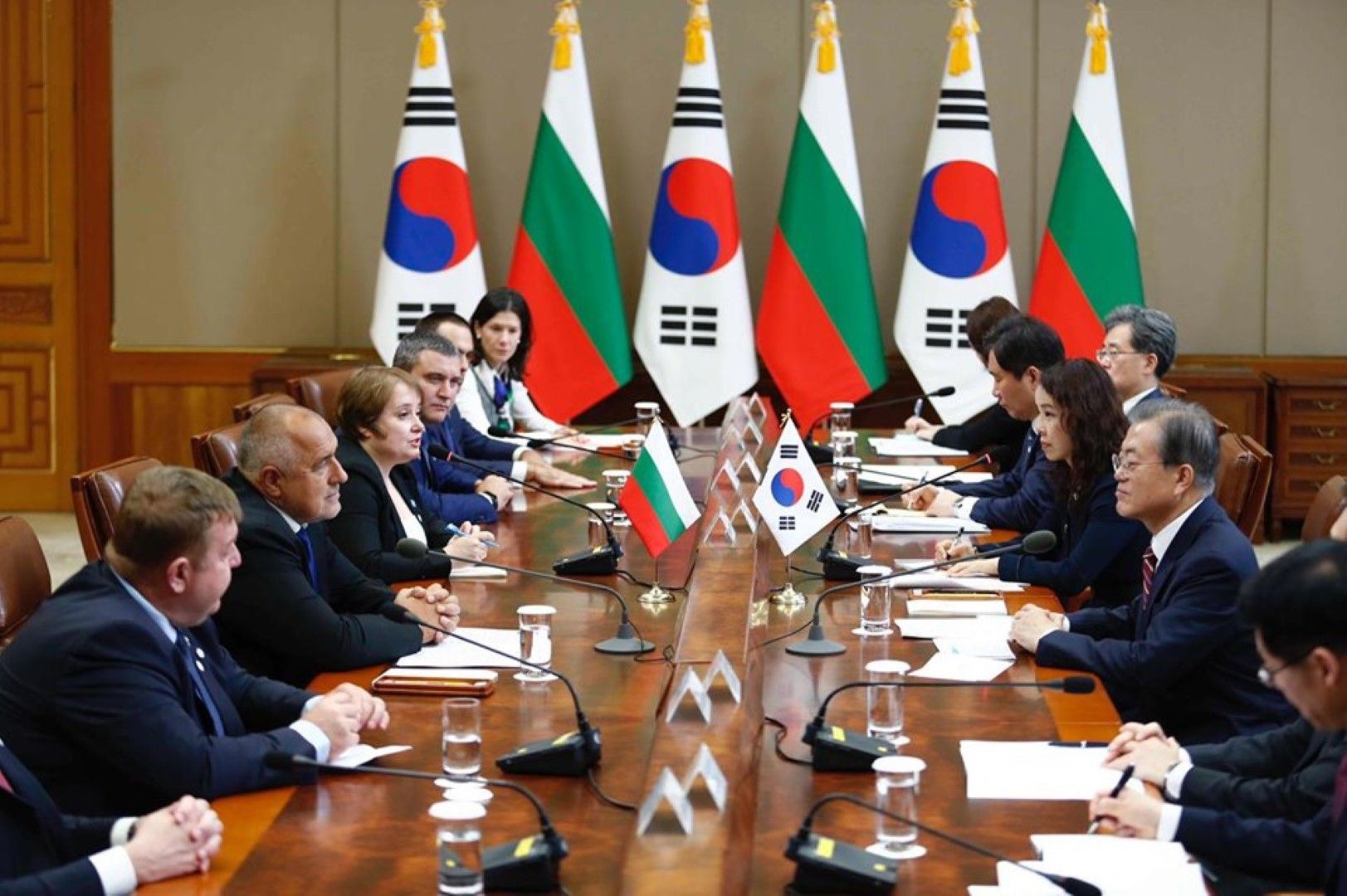Българската и корейската делегации разговарят в Сеул