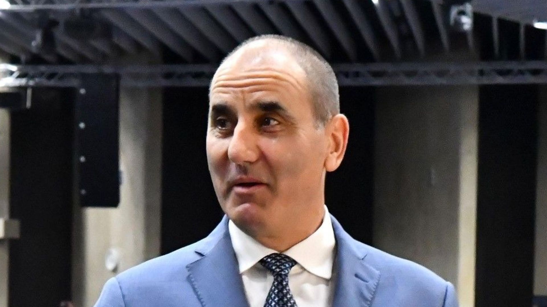 Като гледам г н Цветанов бившият втори човек в ГЕРБ Цветан