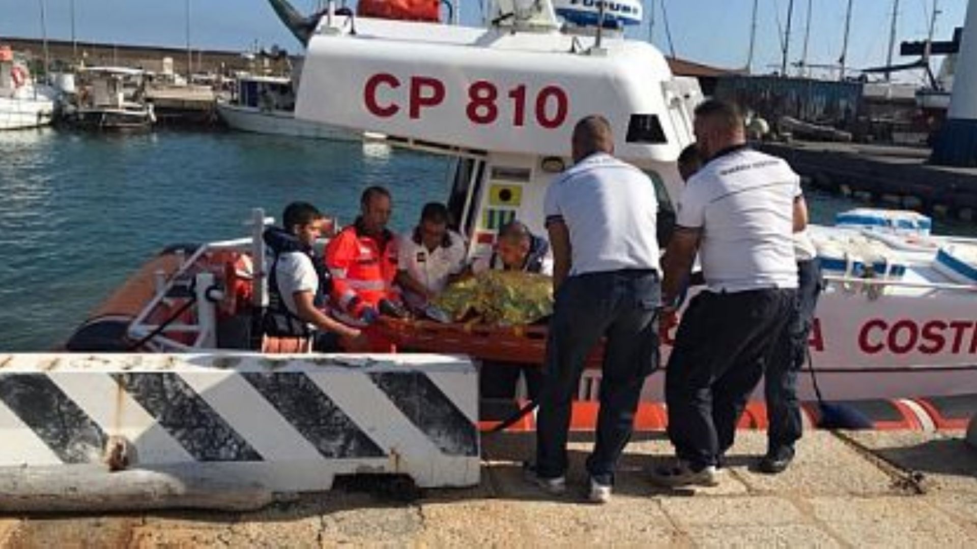 Италианската брегова охрана спаси 60 годишен българин получил инфаркт на кораба