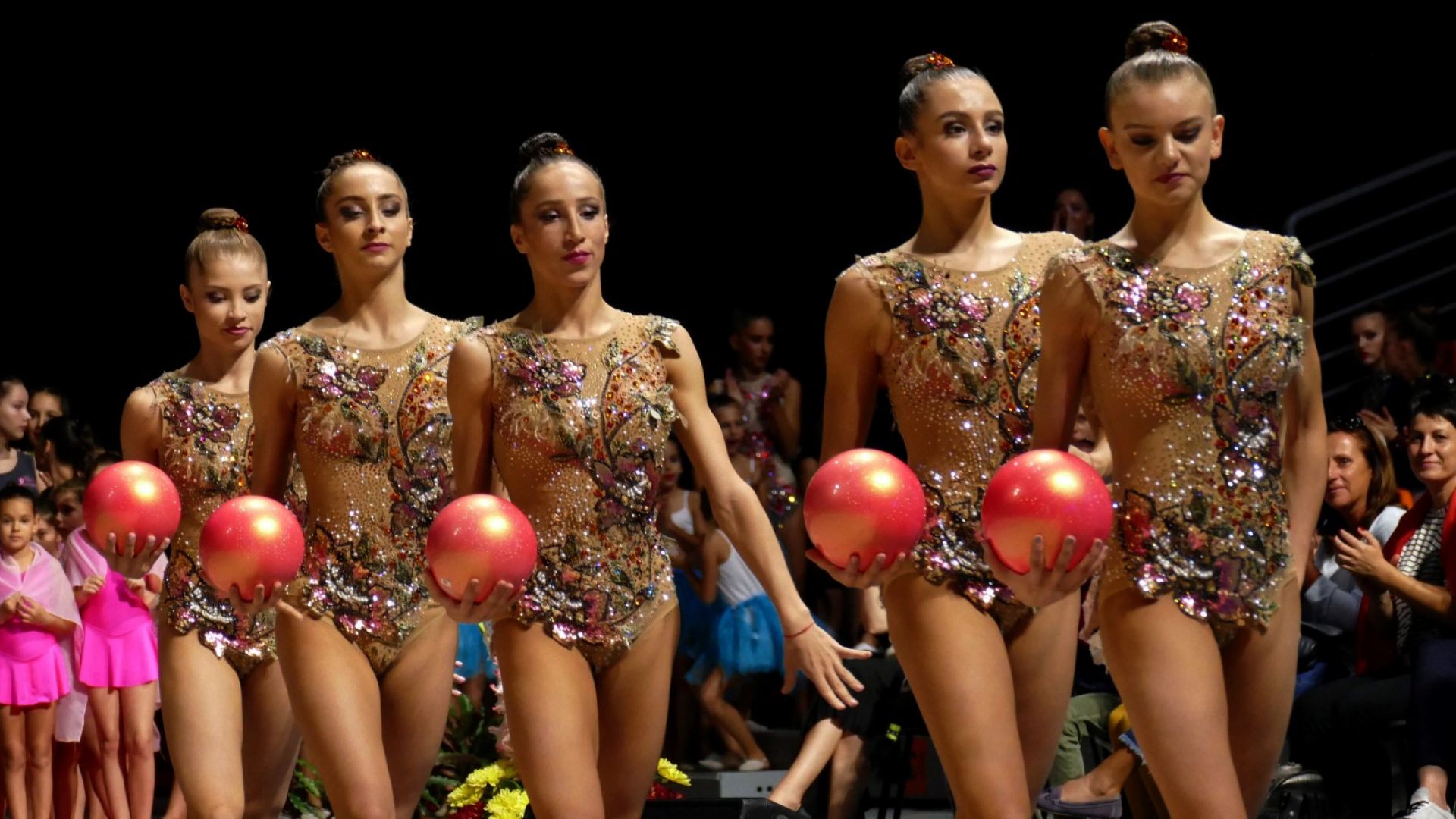 Япония пусна марки в чест на българската художествена гимнастика