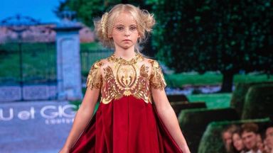 9-годишно момиче с ампутирани крака ще дефилира на Парижката седмица на модата