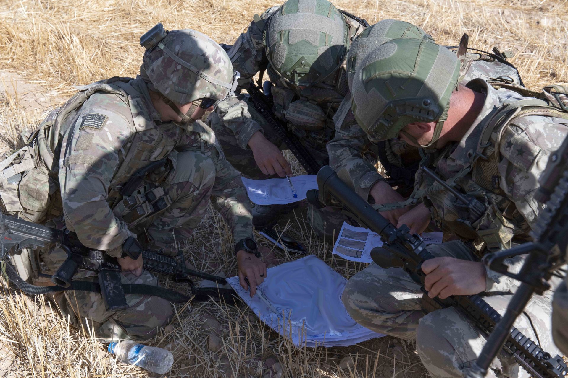 Американски и турски войници по време на патрул в зоната за сигурност в Североизточна Сирия, 24 септември