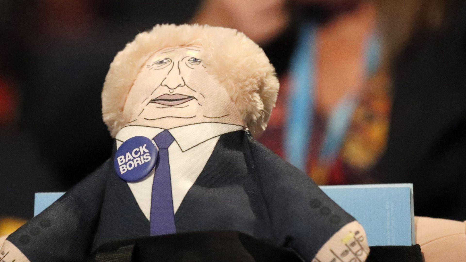 Хиляди демонстранти излязоха по улиците на Манчестър днес за да