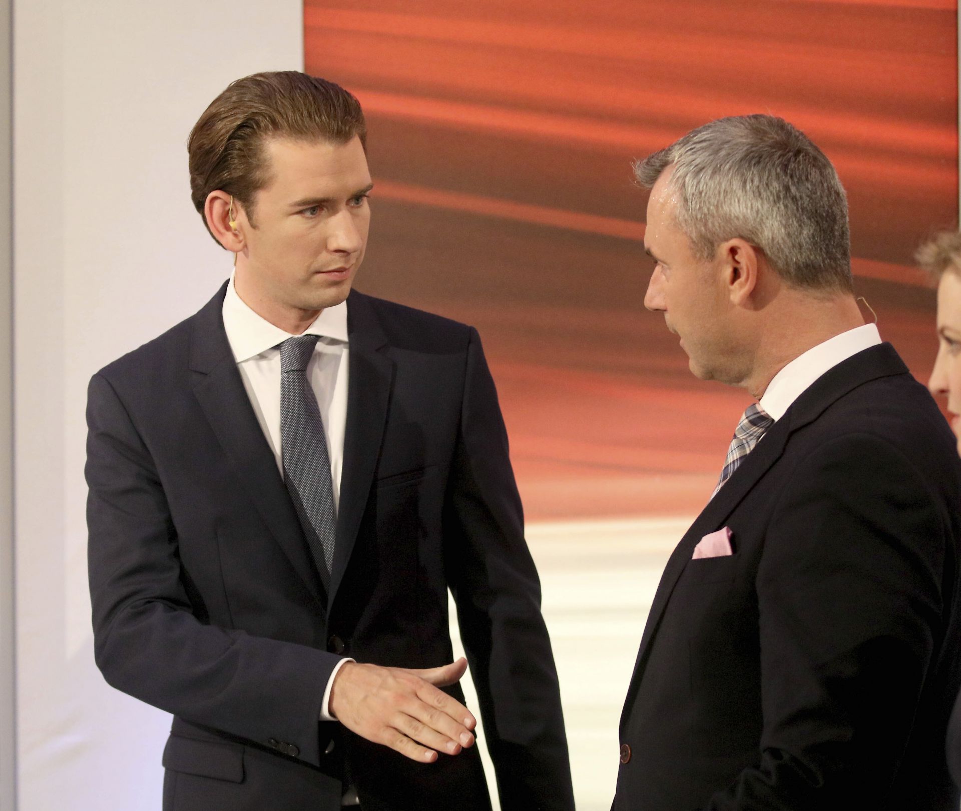 Себастиан Курц ще търси съставяне на коалиционно правителство