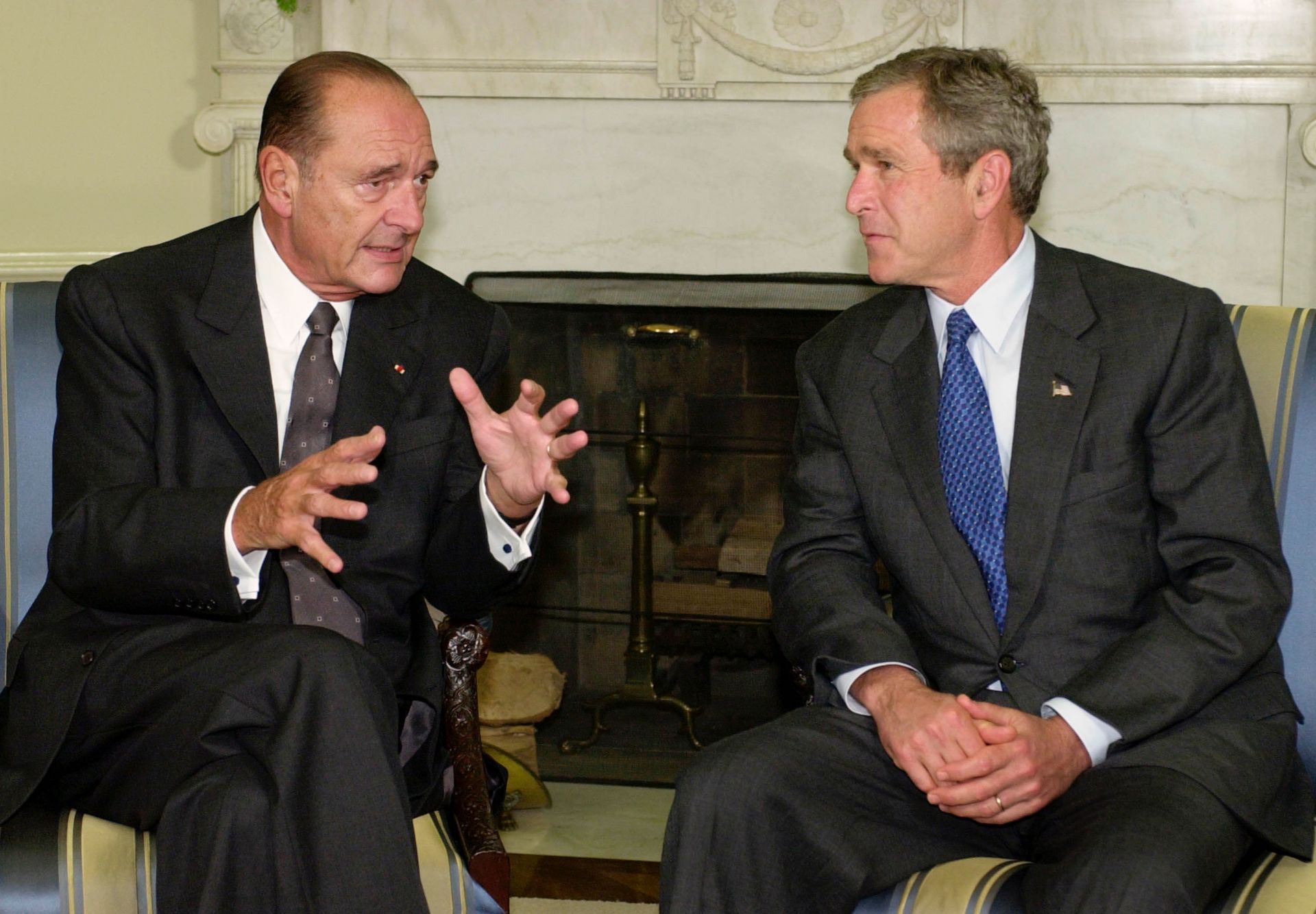 През 2001 година Ширак заявява подкрепата си към САЩ във "Войната им срещу тероризма"