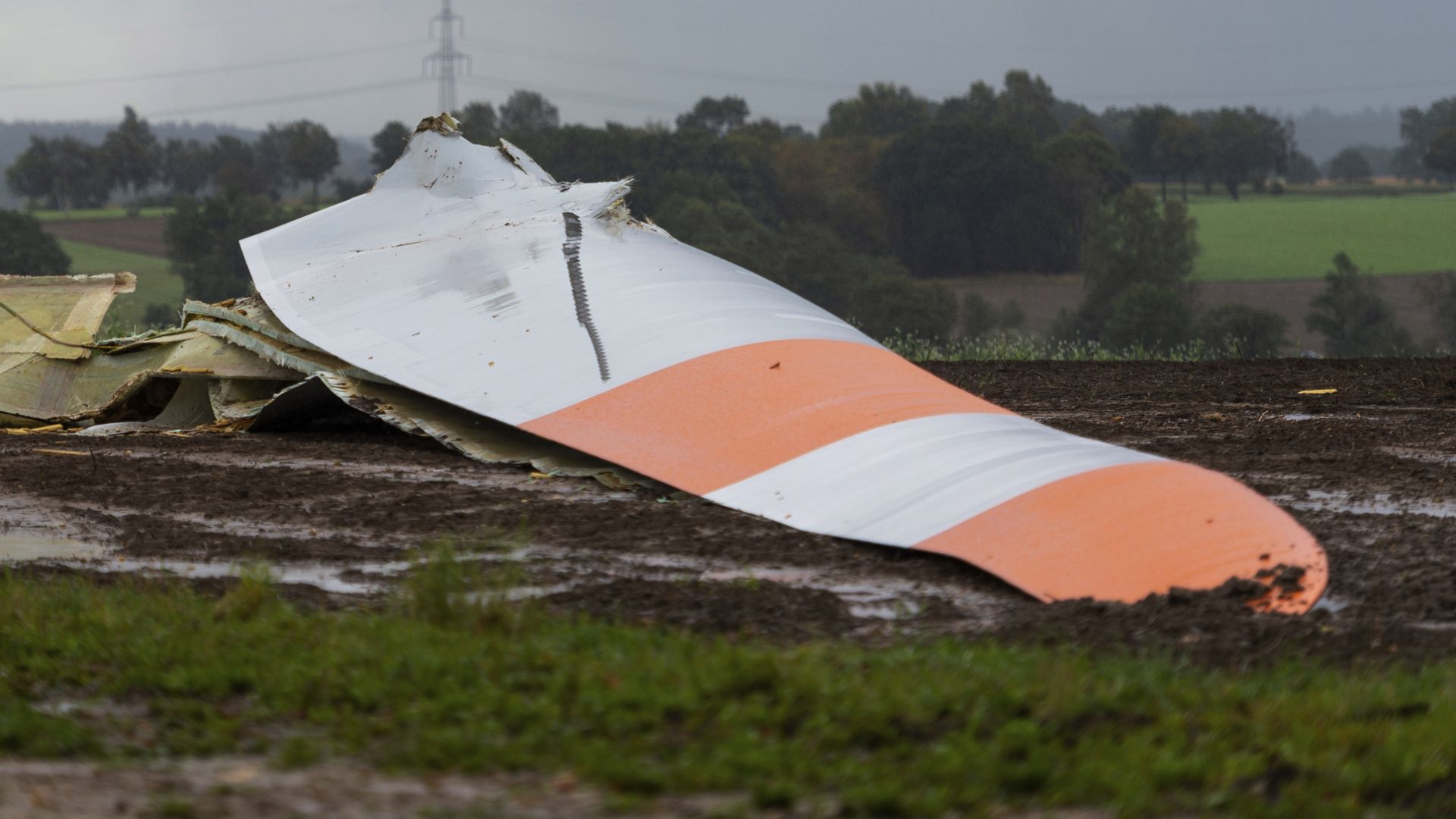 Силни бури в части от Централна Европа доведоха днес до