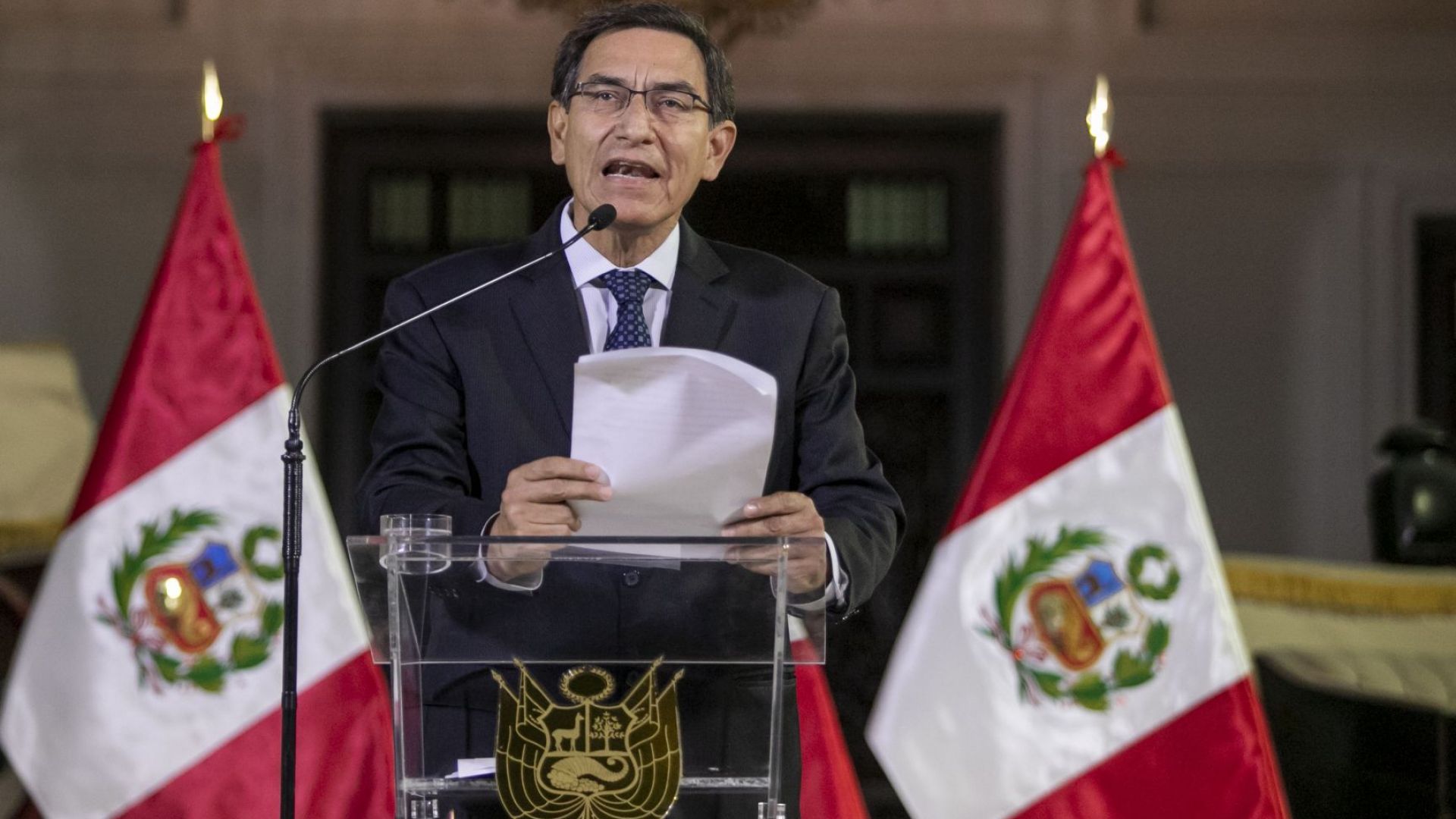 Перуанският парламент гласува за отстраняването от длъжност за една година