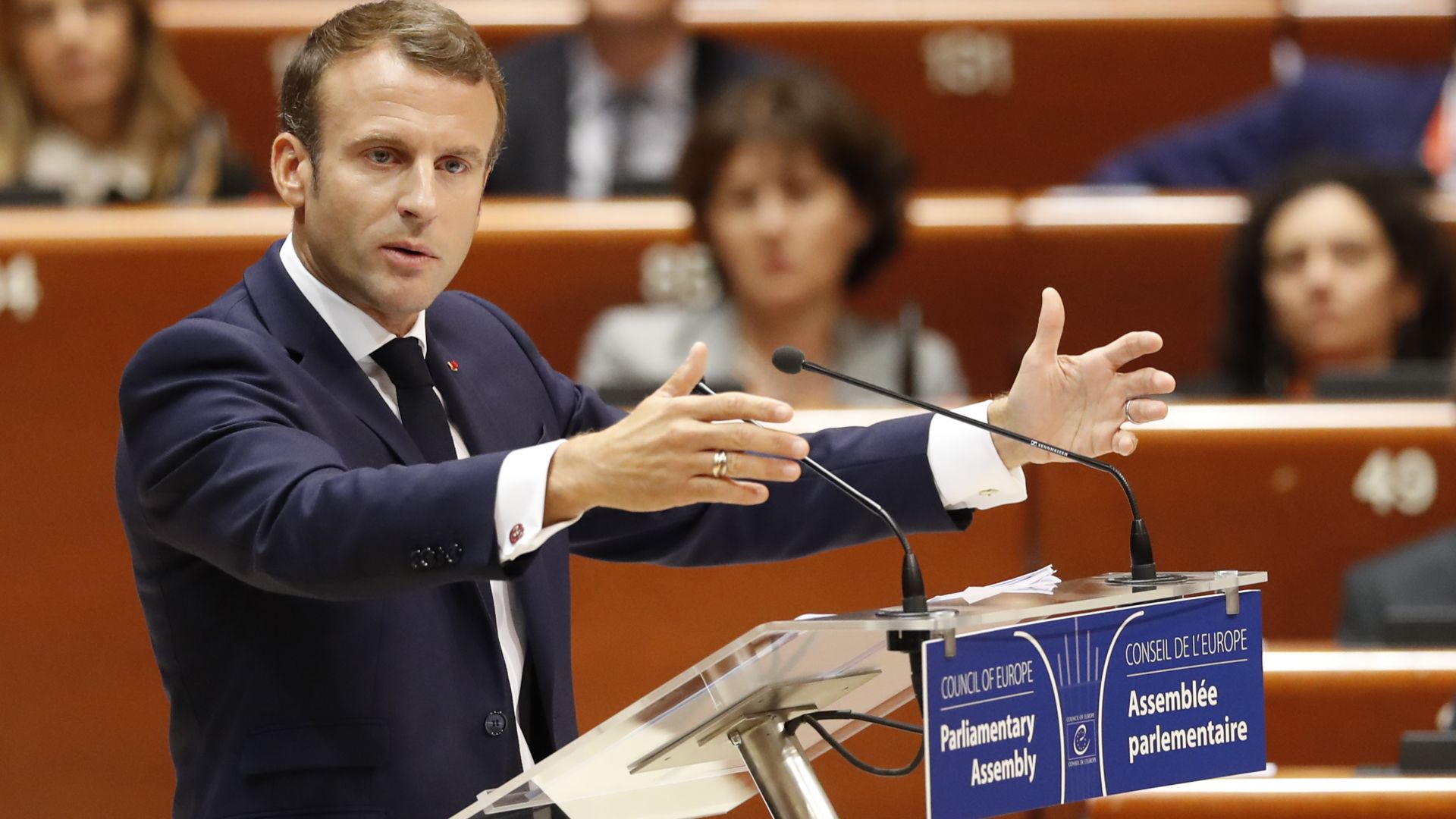 Френският президент Еманюел Макрон предупреди днес от трибуната на Парламентарната