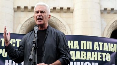  Волен Сидеров се кани да заведе каузи против Българска национална телевизия 