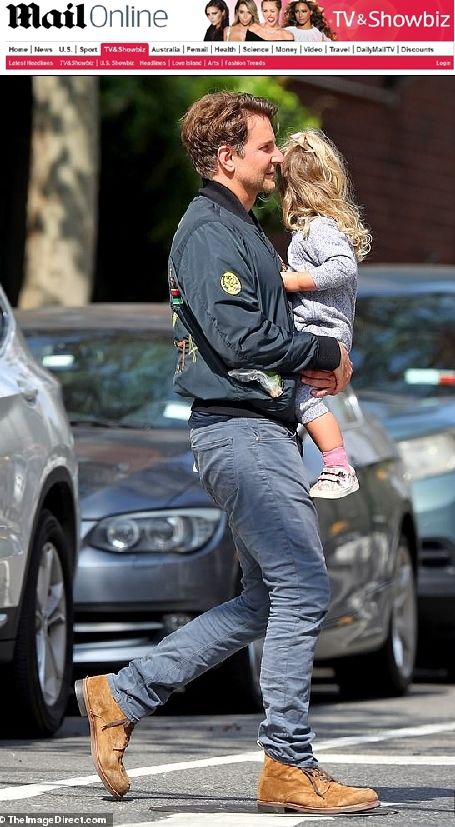 Брадли Купър с дъщеричката си