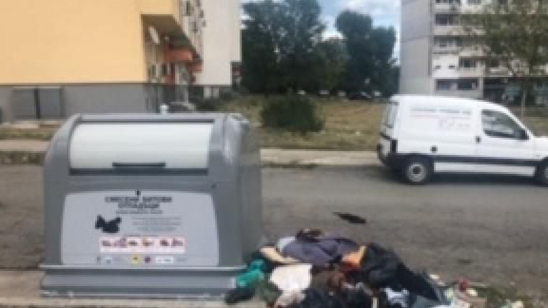 Подменят контейнерите за отпадъци в Бургас