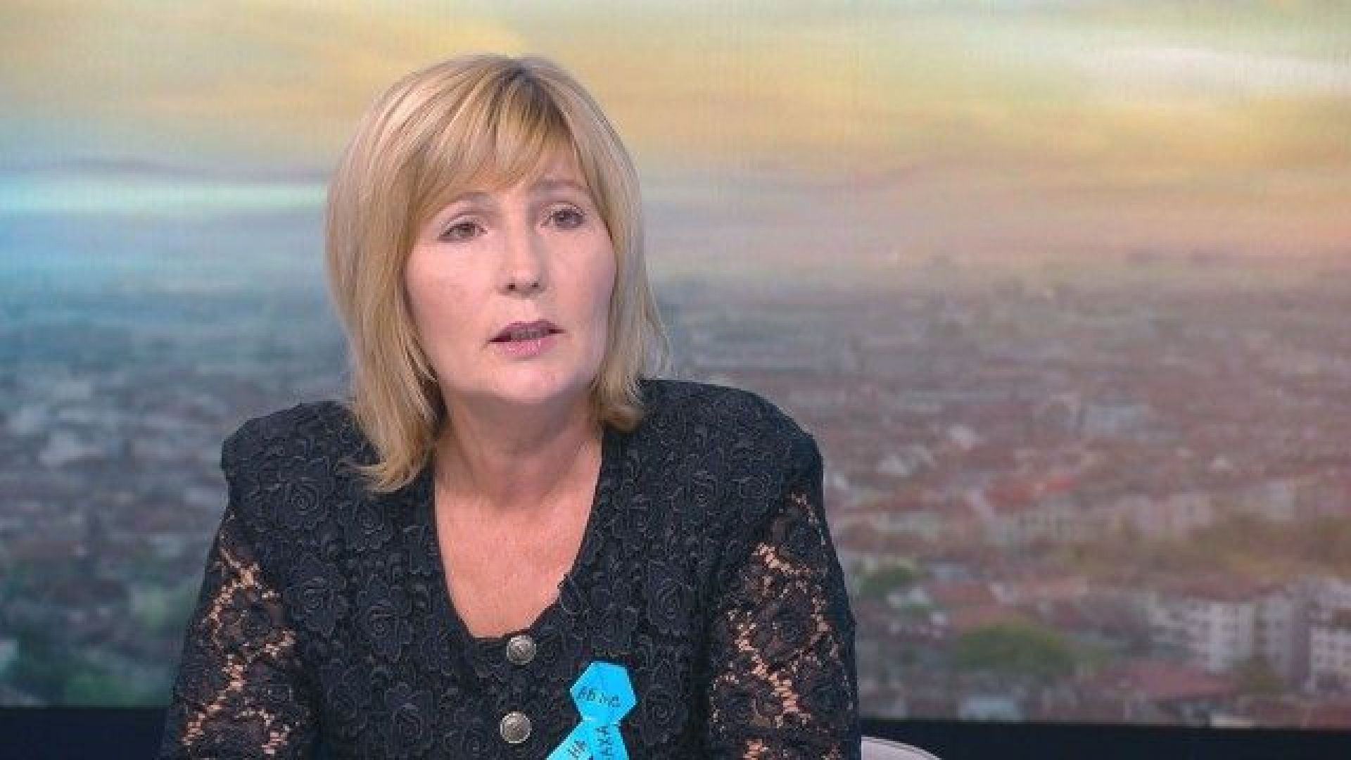 След серия протести на медицински сестри на 10 април правителството